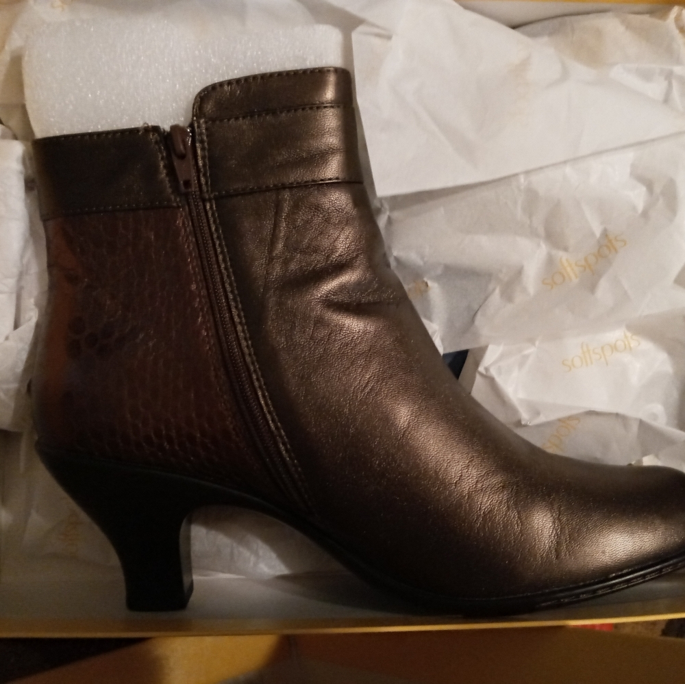 Booties - Picture 3 of 3